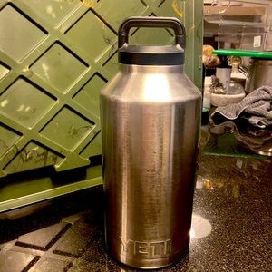 Yeti 64oz Rambler Never used